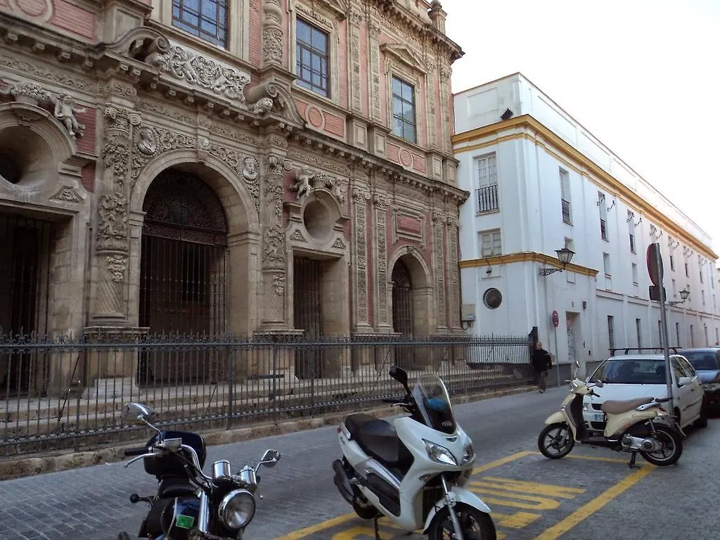 Cozy 1Br Apt Recently Renovated In City Centre Sevilla